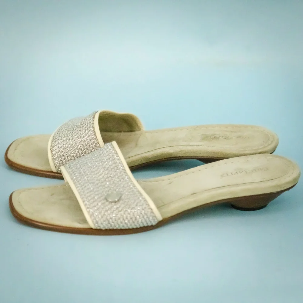 Eric Javits Size 9 Bellport Raffia Metallic Leather Slip On Kitten Heel Sandals